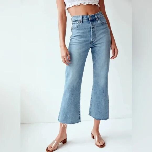 Levis Ribcage Cropped Flare Pants (Size 26) - Picture 4 of 5